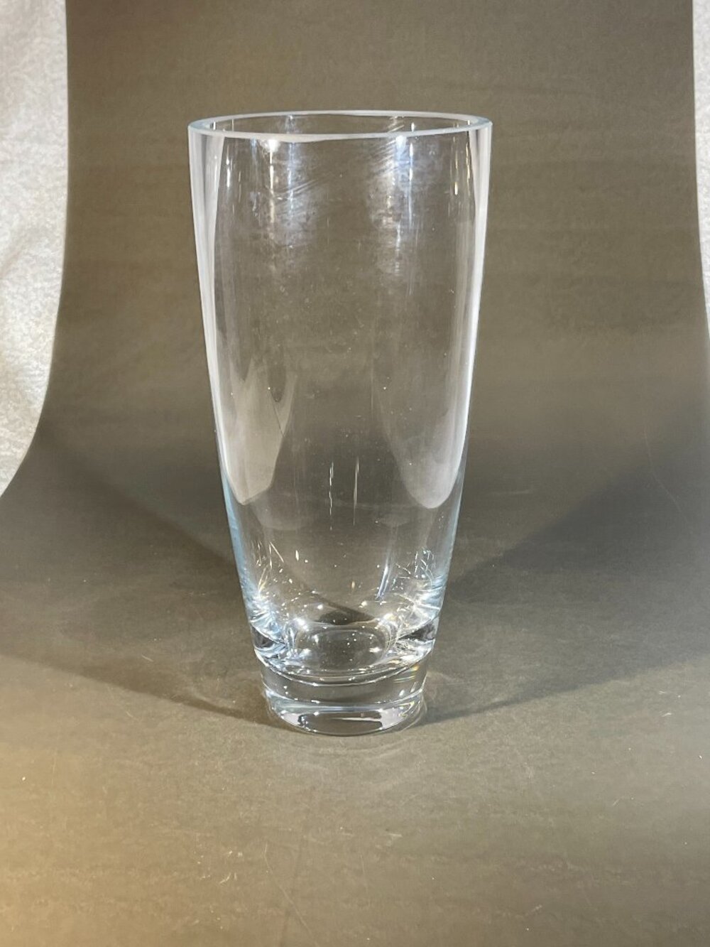Lead Crystal 9.5 x 4.5 Vase (751)